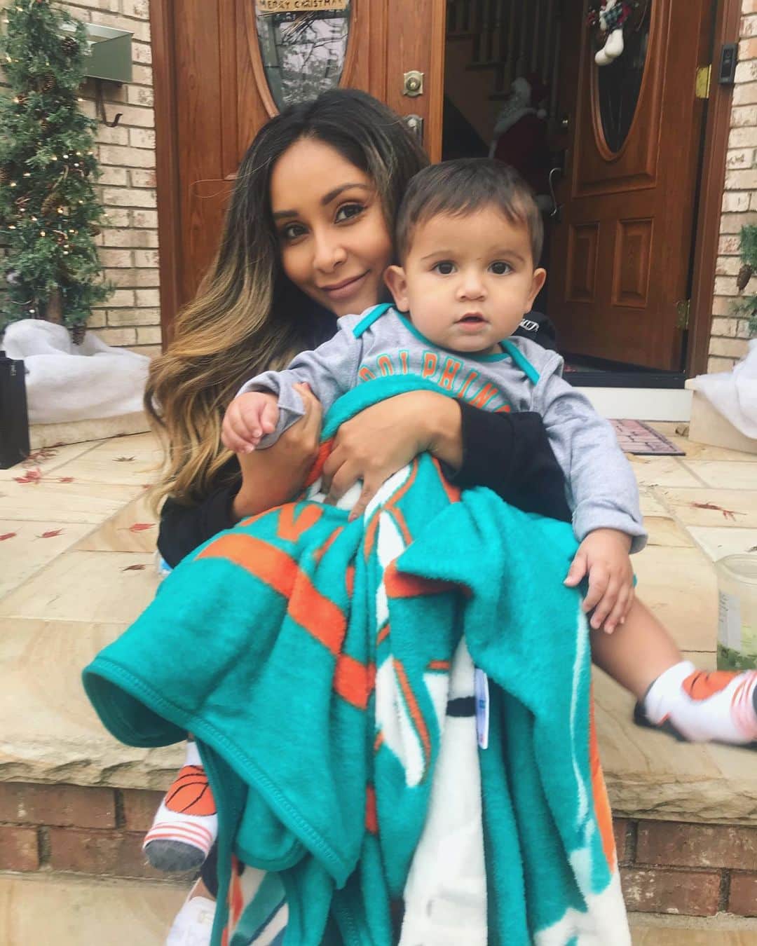 ニコール・ ポリッツィのインスタグラム：「Sunday Funday 💙🙏🏽」