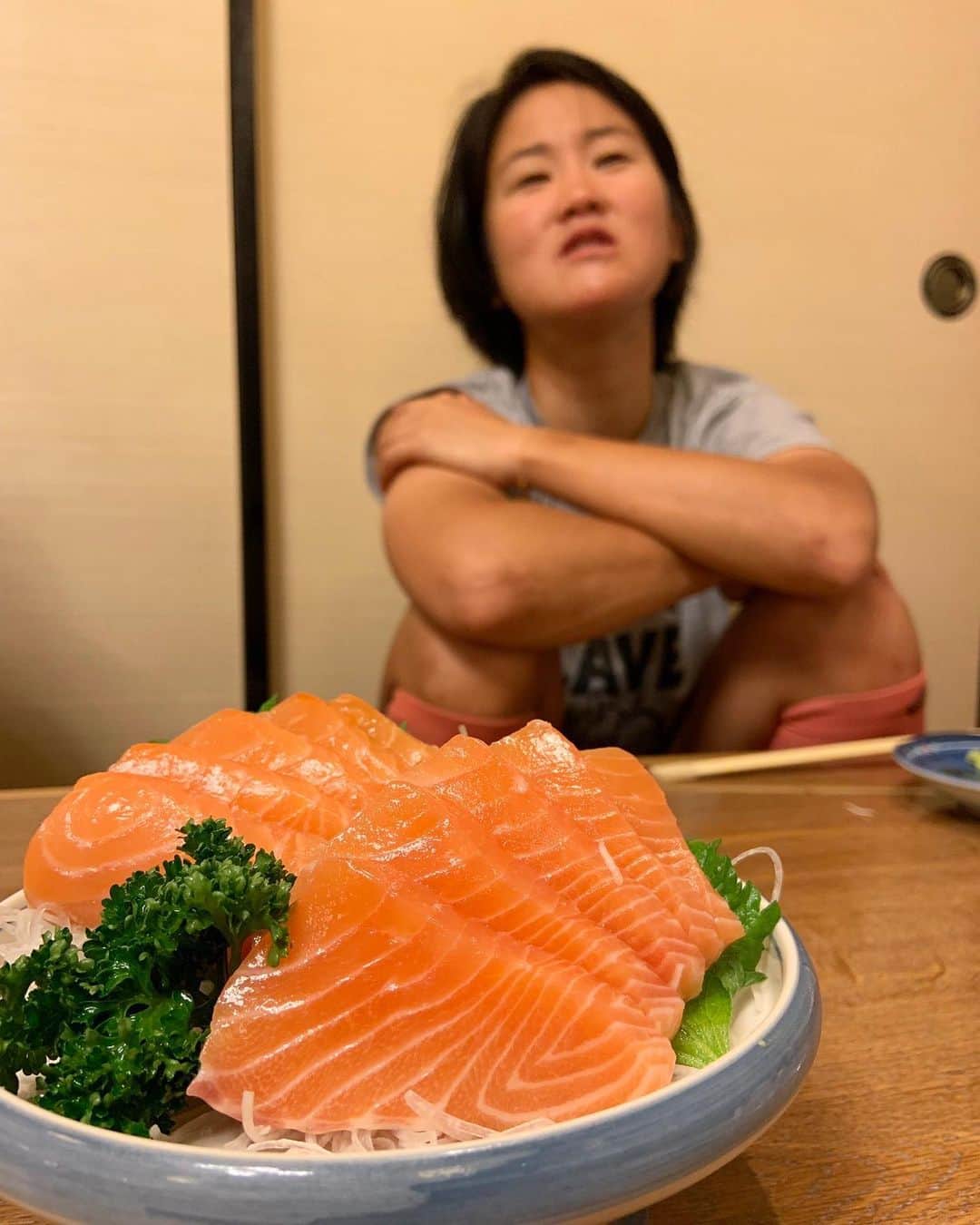 のインスタグラム：「“STAY” like doggie 🐶🤤  Current my situation in Japan 🥺  . . Struggling COVID protocol all over(abroad) worlds 🌏  . . Anyway, I’m fine at all 😜 Dreaming to get Japanese foooood 🤤  最近の　#今日のエリさん」