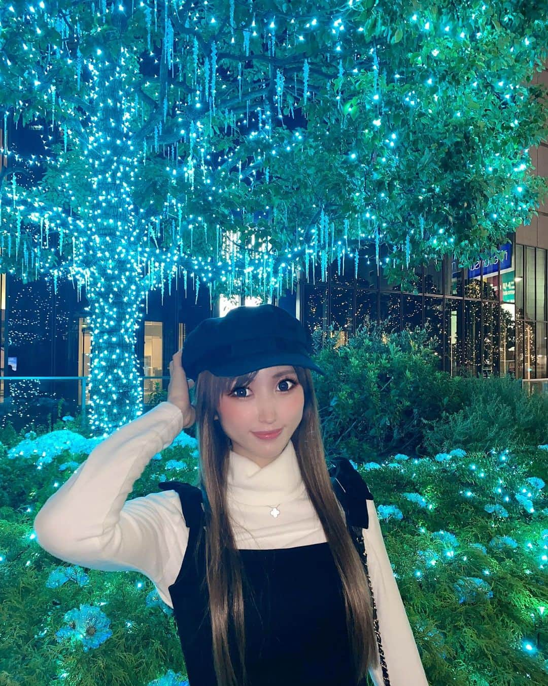 愛沢りんさんのインスタグラム写真 - (愛沢りんInstagram)「☃️❄️🎅🎄💖🎁  #キャバ嬢#キャバクラ#キャバ#錦三丁目#錦三#ザナドゥ#xanadu#マイトグループ#水商売#栄#名古屋#東海#愛沢りん#すすきの #北新地#ミナミ#新宿#歌舞伎町#六本木#銀座#Instagram#インスタ#YouTube#ケツスタグラム #冬#いるみねーしょん #flowers #follow#makeup #followforfollowback」11月16日 13時11分 - ri.0831