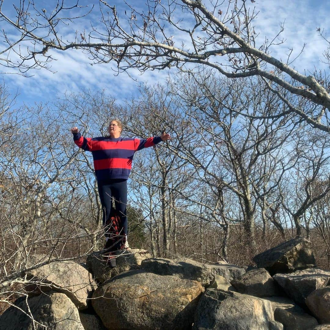 エイミー・シューマーさんのインスタグラム写真 - (エイミー・シューマーInstagram)「Thirstrap. I’m very relaxing to be around on a hike」11月16日 13時19分 - amyschumer