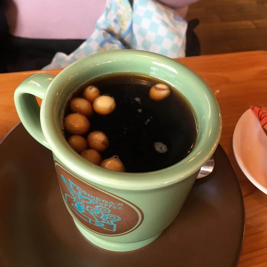 HALFBYさんのインスタグラム写真 - (HALFBYInstagram)「「豆菓子好きやけど歯が弱いからコーヒーつけて食べるねん」とは聞いてたけど思ってたスタイルと違った！」11月16日 13時20分 - halfby