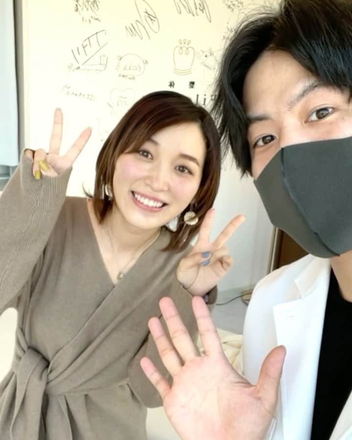 美容整体師川島さん。のインスタグラム：「美容系YouTuberのくまみきさん🧸 @kumamiki  . 3〜4回目のメンテナンスで 初めてのバキバキを克服して、 次は骨の矯正に本格的入ります👨‍⚕️ . #整体Filament #美容整体師川島さん #くまみき #整体 #美容」