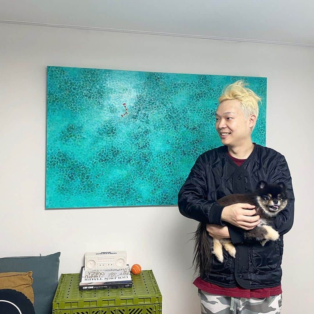 Paloaltoのインスタグラム：「결국 집으로 작품을 모셔왔다!  @elizabethlangreiterart  "Moments Like This" (2020)  감사합니다 진산갤러리!」