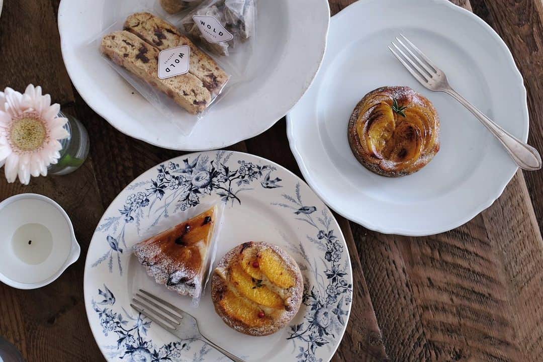 maggydaisyのインスタグラム：「_  宝石みたいだった✨  #woldpastries #antiques #antique #maggydaisymore20201116」