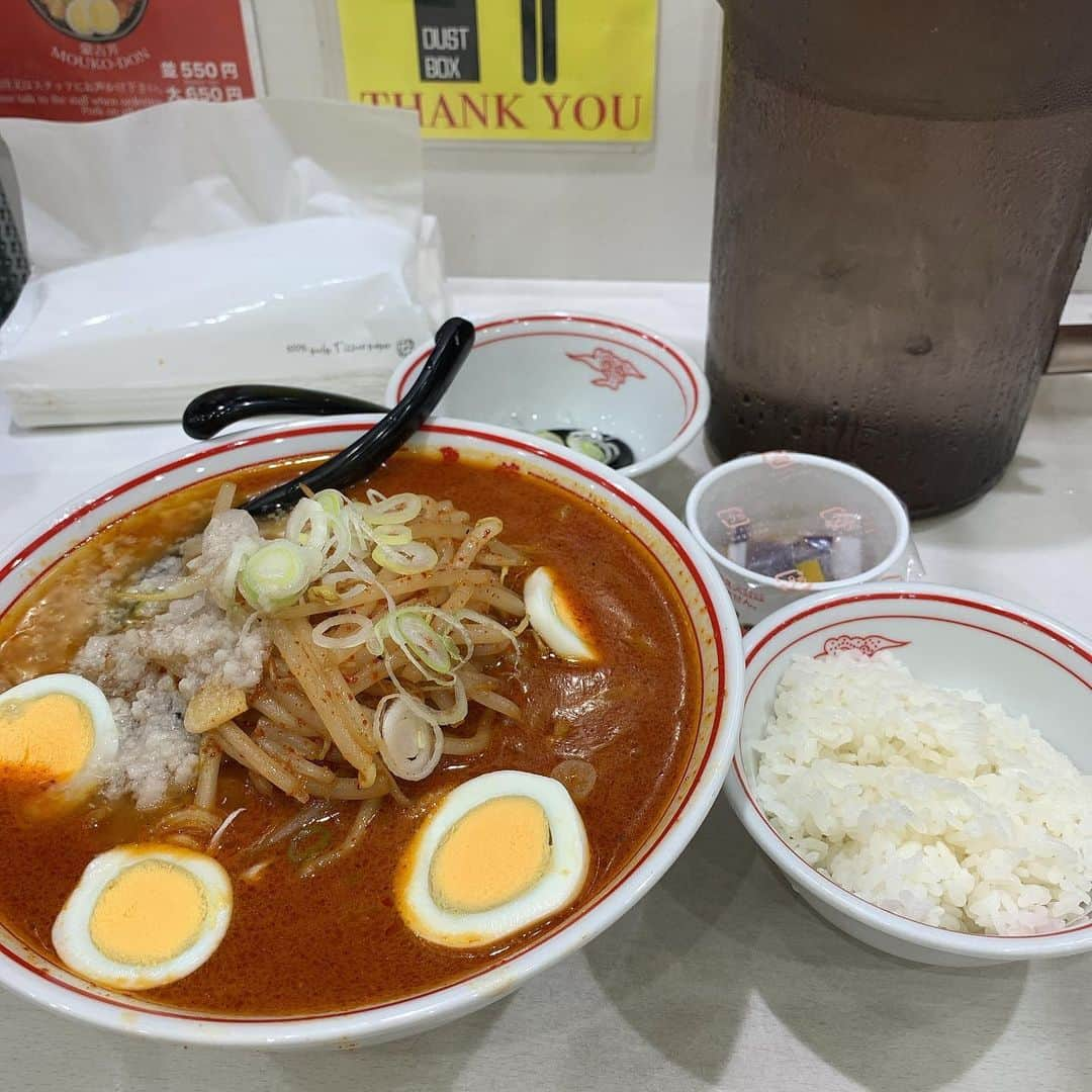 赤羽さんのインスタグラム写真 - (赤羽Instagram)「#蒙古タンメン中本渋谷店  #味噌卵麺　背脂納豆サービスライス  ただでさえ旨すぎる味噌卵麺に、 自分なりのトッピングがバッチリハマって 抜け出せないのです  今日も旨すぎました😋  #蒙古タンメン中本 #ラーメン #ラーメンインスタグラマー  #ラーメンパトロール  #ラーメンインスタグラム  #ラーメンデータベース  #ラーメンdb」11月16日 14時26分 - akabass