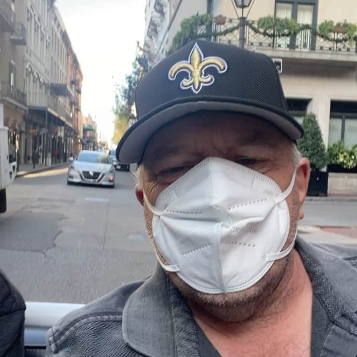 ディーン・ノリスのインスタグラム：「Heading to the Saints game. Superdome  #saintsfootball」