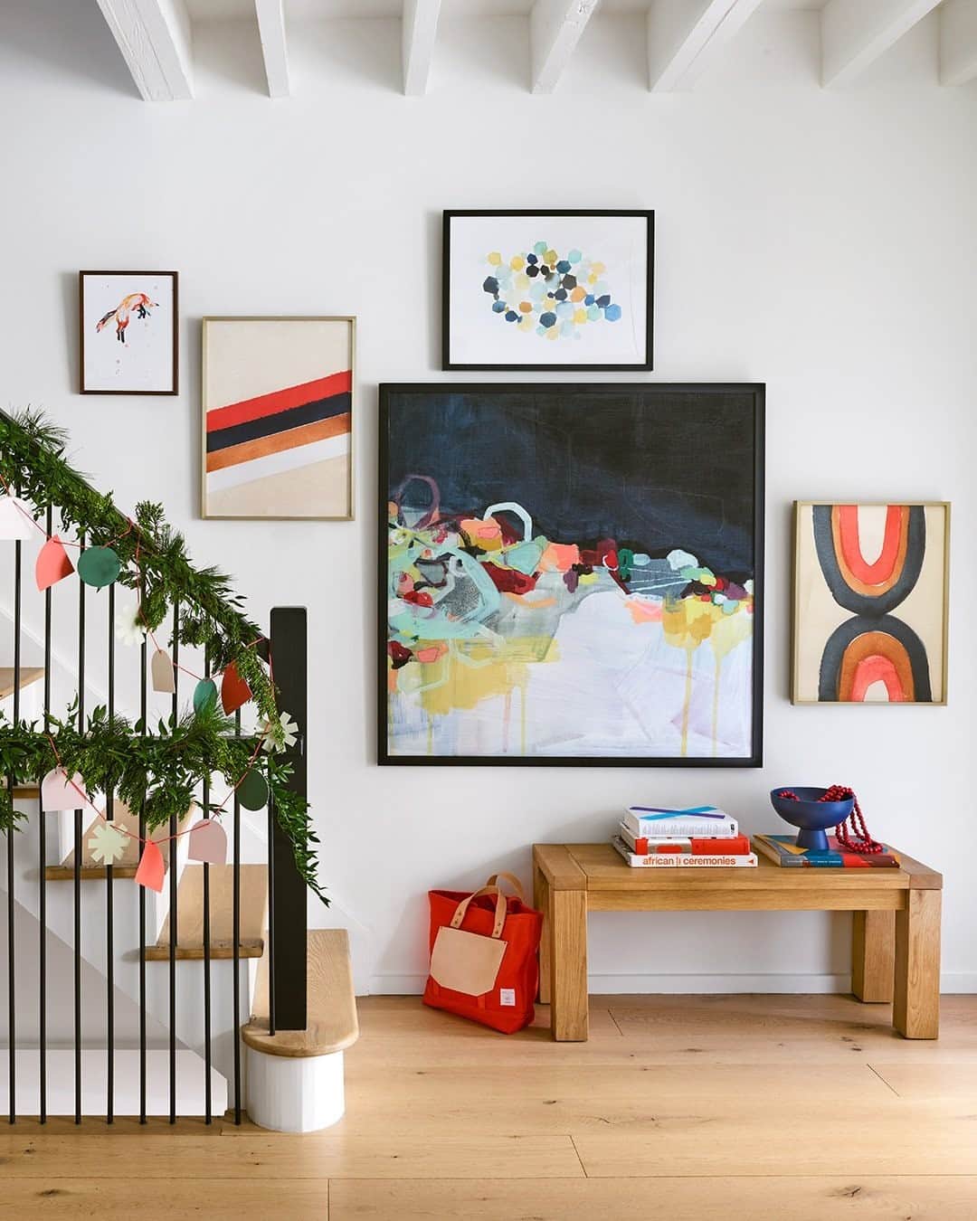 west elmさんのインスタグラム写真 - (west elmInstagram)「Vibrant art instantly brightens overlooked spaces like entries or stairways. Our collection with @minted features exclusive work by independent artists, so an eye-catching gallery wall’s a cinch! Link in bio to shop this look and see more inspiration. #gallerywall #minted」11月16日 6時00分 - westelm