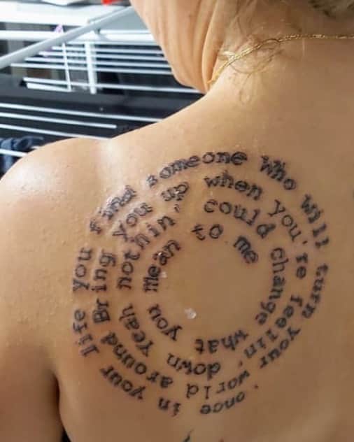 ブライアン・アダムスさんのインスタグラム写真 - (ブライアン・アダムスInstagram)「Tattoo of the lyrics to Heaven on Ilaria #bryanadamstattoo」11月16日 5時58分 - bryanadams