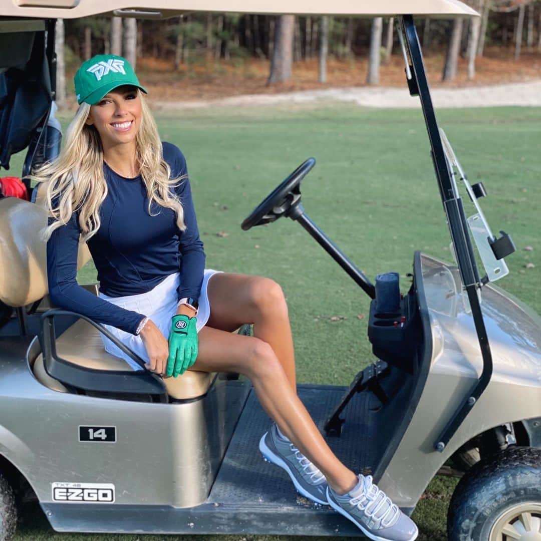 Elise Lobbのインスタグラム：「Watched @themasters, then we played some golf !! What a day 💚🥰⛳️ had to rep the green one last time!! 💚💚💚 see you next year Masters !?🙏🏼🤞🏼 #golf #pxgtroops」