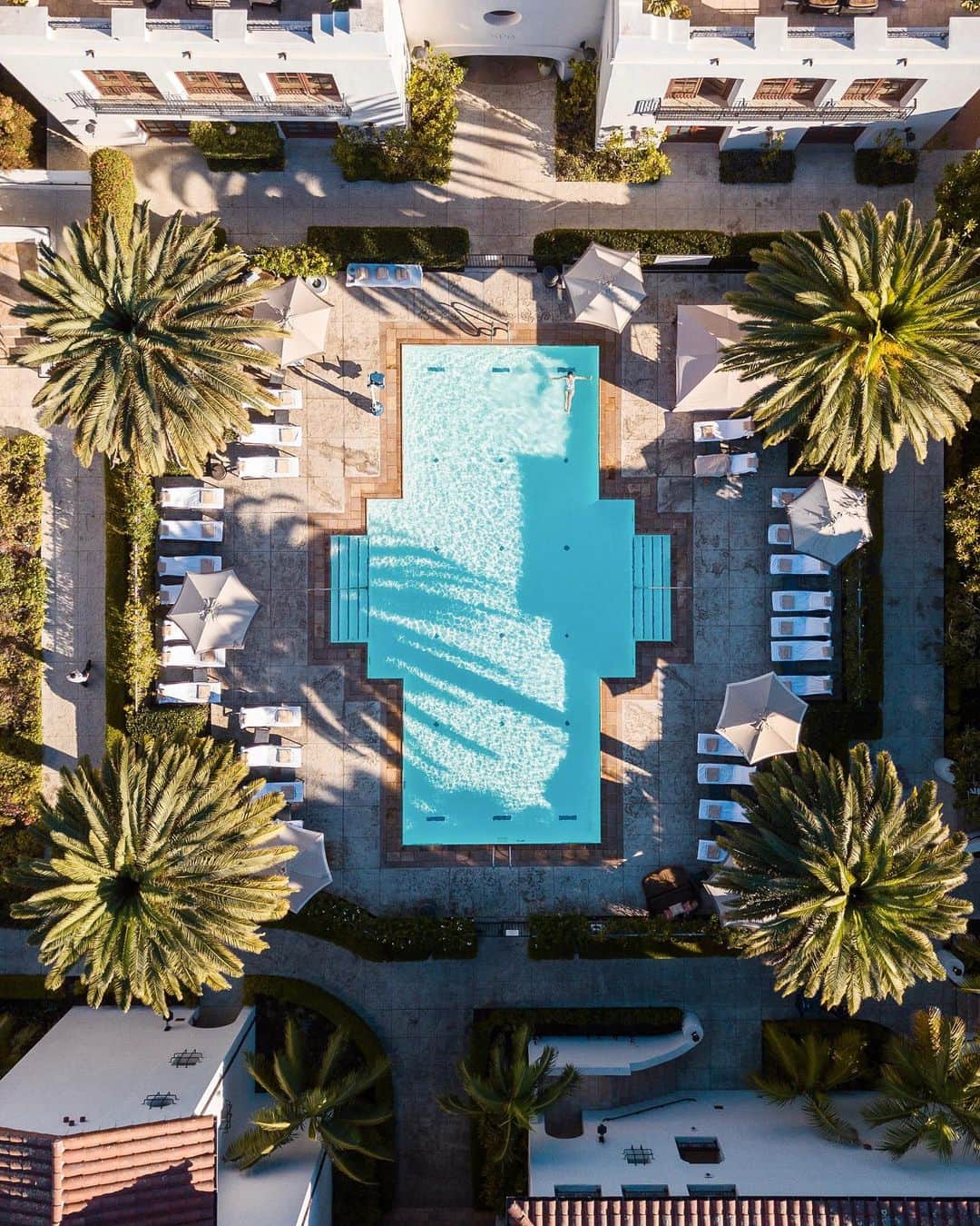 リッツ・カールトンのインスタグラム：「A sanctuary drawn in blue defines the perfect afternoon at The Ritz-Carlton #Bacara, Santa Barbara.」