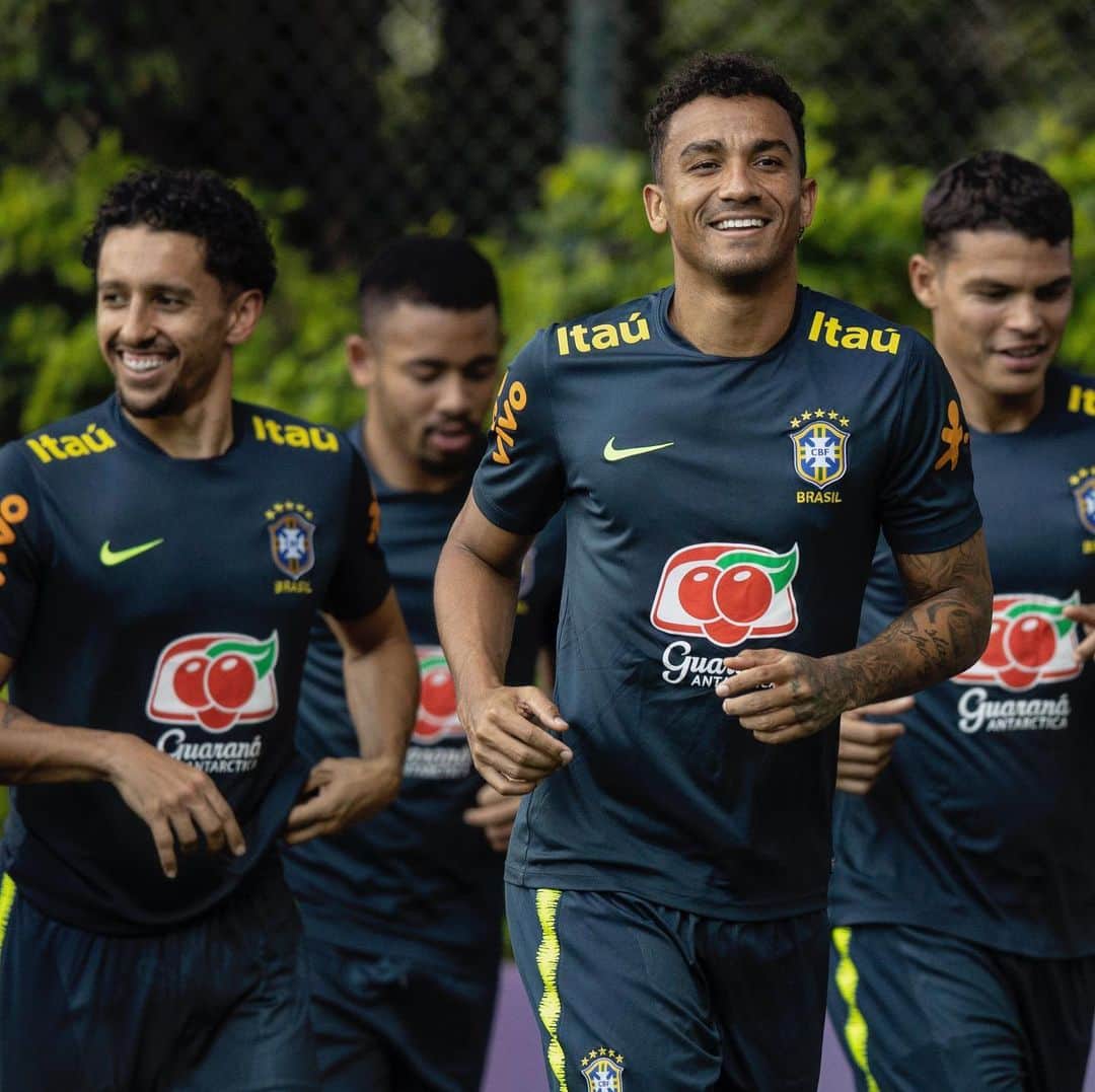 ダニーロ・ルイス・ダ・シウバのインスタグラム：「Seja grato! 🇧🇷😃 @cbf_futebol」