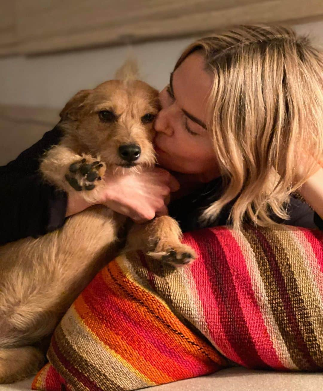 レイシャ・ヘイリーさんのインスタグラム写真 - (レイシャ・ヘイリーInstagram)「Sunday smooch 🐾」11月16日 7時15分 - leishahailey