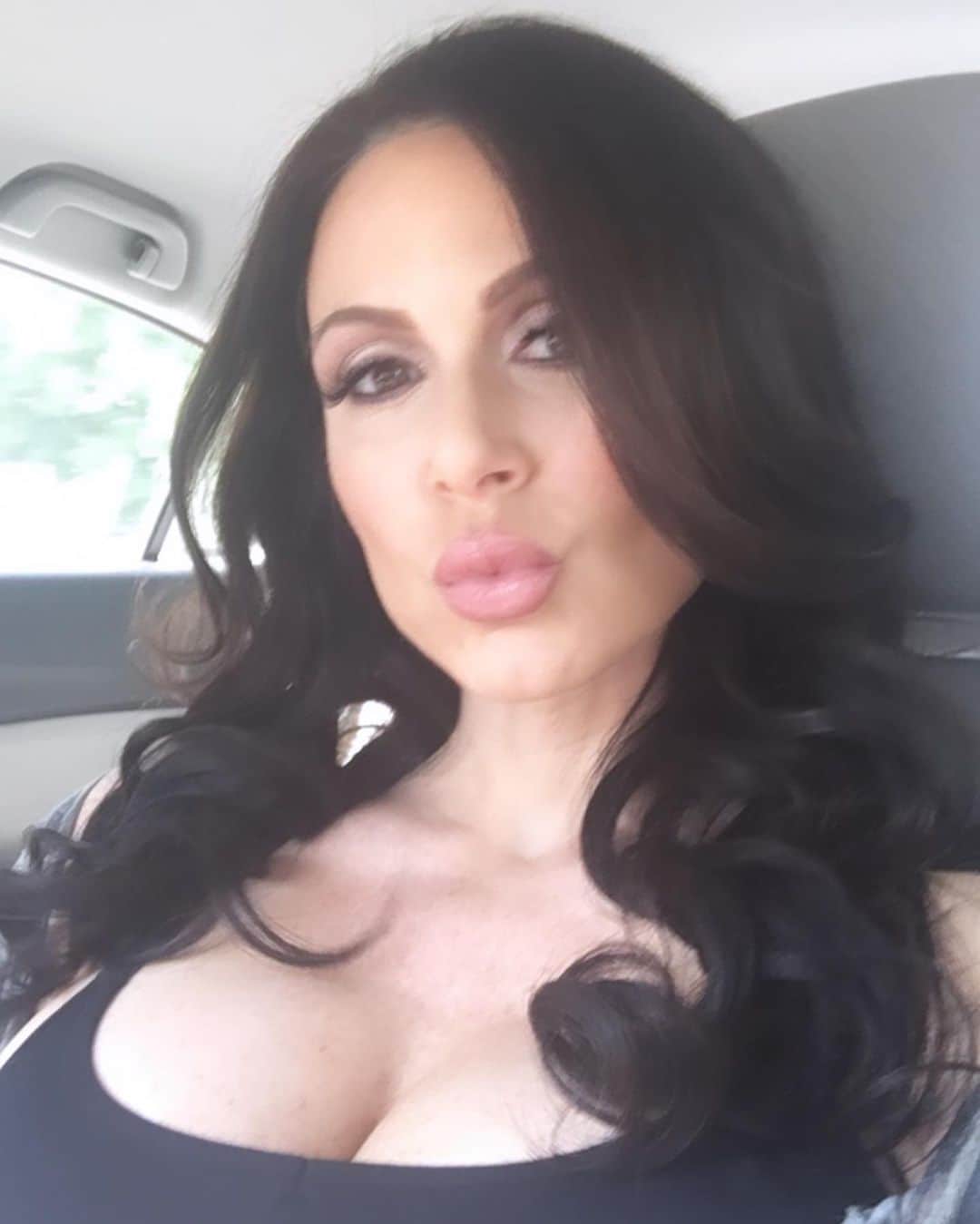 Kendra Lustさんのインスタグラム写真 - (Kendra LustInstagram)「#sundayselfie 🤳🏻 #sundayfunday #sundayvibes 💋 #kisses THIS IS MY ONLY IG ACCOUNT all others are fake.」11月16日 7時16分 - kendralust