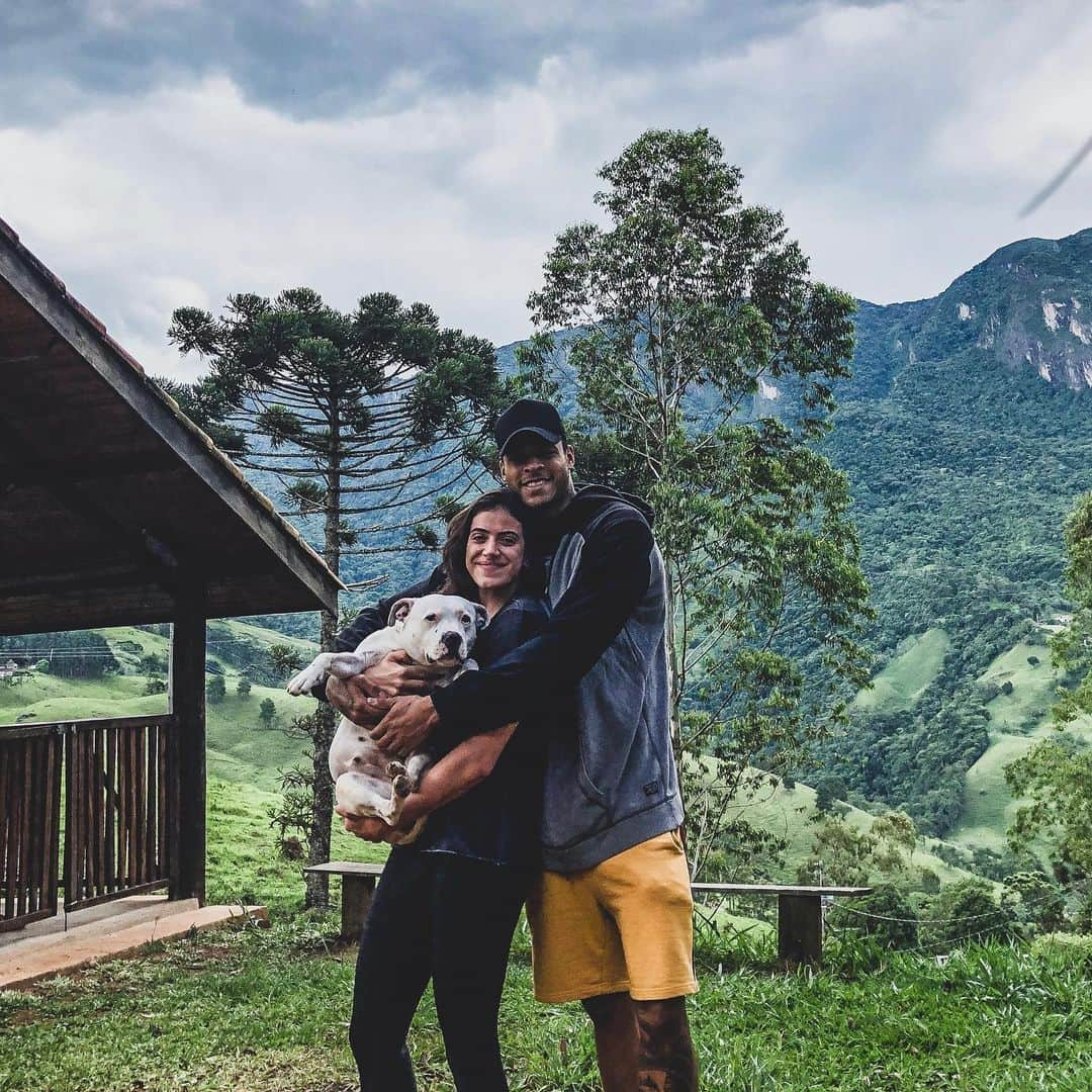 マテウス・サンタナさんのインスタグラム写真 - (マテウス・サンタナInstagram)「Eu, meus amores e umas montanhas!! 🌲⛰💛⛅️」11月16日 7時51分 - math_santana