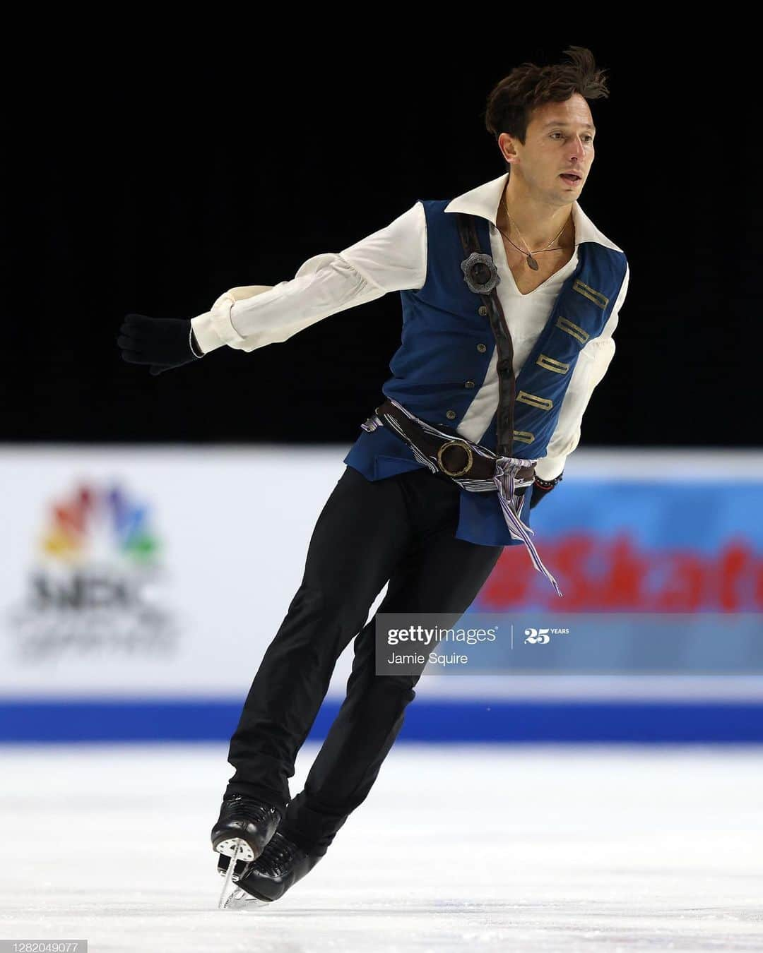 オレクシイ・ビチェンコのインスタグラム：「That moment when you are an athlete and Coach assistant🤗  #skateamerica#skateamerica2020#lasvegas#figureskating#isu#grandprix#isugrandprix#alexeibychenko#alexeybychenko#israel#teamisrael#teamisr#israelfigureskating#israelolympicteam#iceskating#iceskatingcoach#2020#фигурноекатание#алексейбыченко#израиль#гранприфигурноекатание #гранпри#ласвегас」