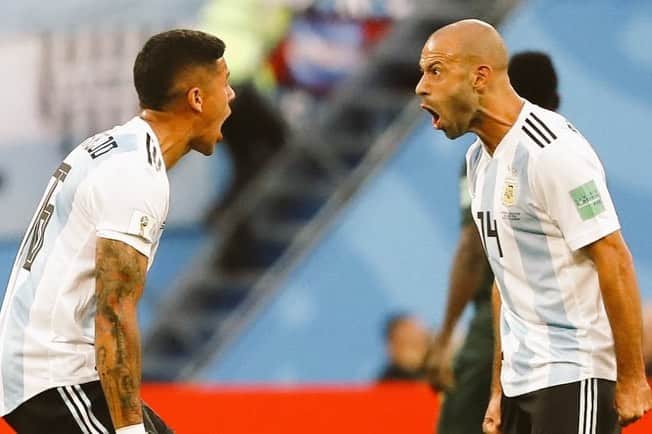 のインスタグラム：「Amigo fue un placer enorme estar al lado tuyo a lo largo de todos estos años . Gracias a Dios tuve la suerte de compartir muchas cosas con vos . Siempre fuiste un ejemplo para mi adentro y afuera de la cancha. El fútbol te va a extrañar pero llego la hora de disfrutar lo otro y me alegro mucho por vos te felicito por la carrera que hiciste te quiero mucho」