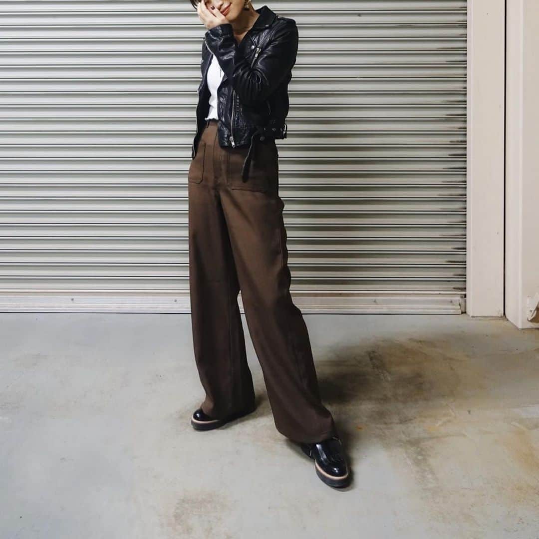 三橋栄香さんのインスタグラム写真 - (三橋栄香Instagram)「3wayの靴.. 可愛いし履きやすすぎて最高🥺  のりさんから頂いたもの愛用しまくり😭🤎  全身のクレジットはwearにて更新してます👏🏻✨」11月16日 9時02分 - mihashi_haruka