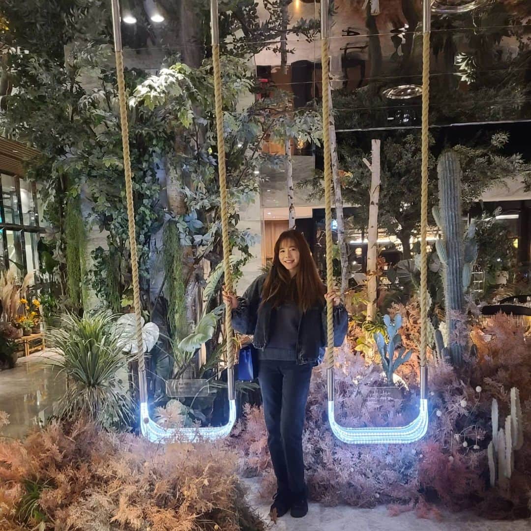 サニー のインスタグラム：「존버는 승리한다더니~! 콘스탄틴 속편 촬영 소식이 있다잖아!!!!! 이제 크라임씬 다음 시즌 내주세요..... 대탈출 촬영 언제 시작하세요?? 어... 또........ #다기다릴꺼야 #나오겠지」