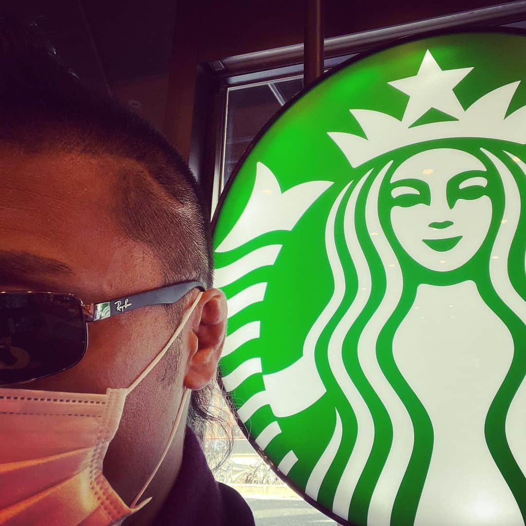 鷹木信悟さんのインスタグラム写真 - (鷹木信悟Instagram)「名古屋市内はスタバ多いな...☕️ #starbucks  #prowrestler」11月16日 14時52分 - takagi__shingo