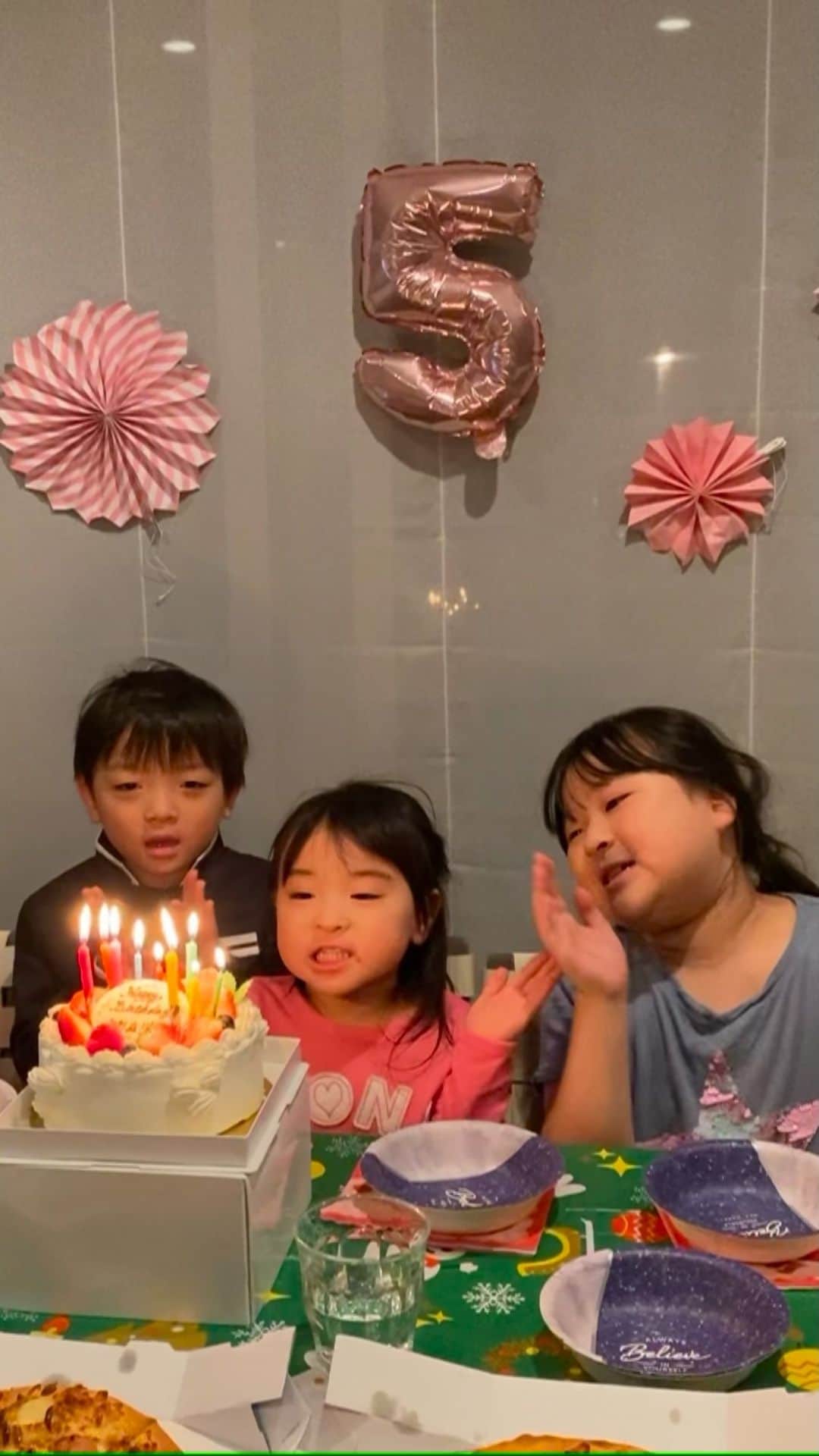 高村凛のインスタグラム：「#誕生日パーティー#誕生日#5歳#双子」