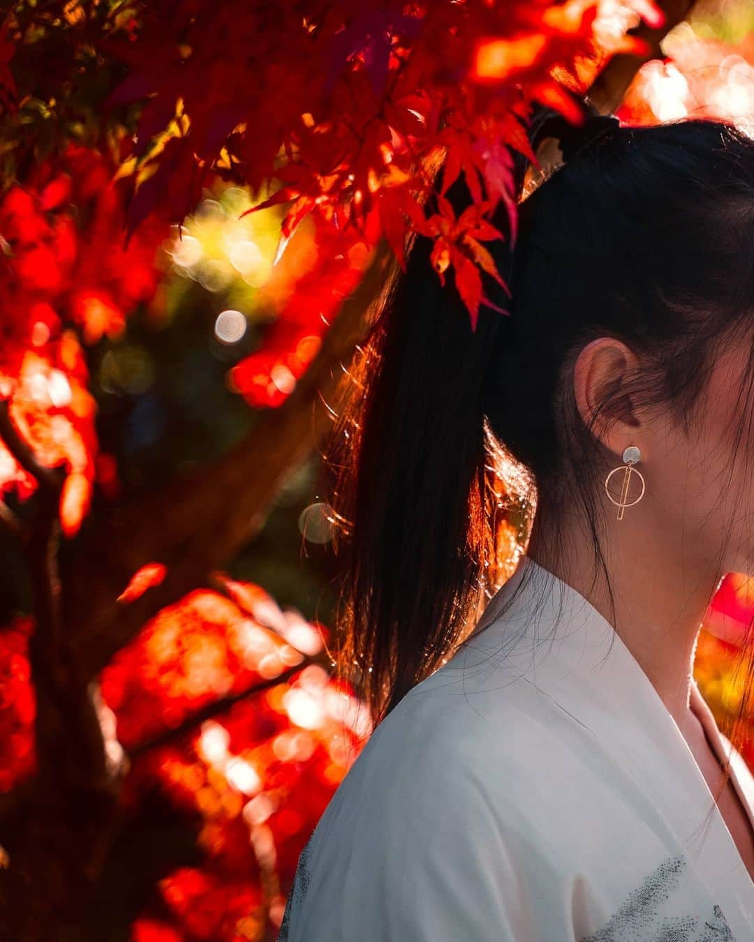 Joshさんのインスタグラム写真 - (JoshInstagram)「Grab my hand and never let go With @stefatty_ . . Japan is the place for autumn, no?  . . . #portraitmovement #under10kportraits #moodyport #sonyportraits #portraitgames #goodshotmate #autumncolors #japan #紅葉 #ポトレ」11月16日 9時30分 - joshtaylorjp