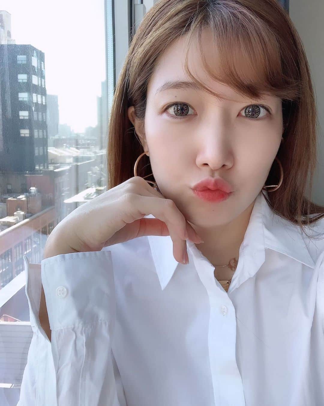のインスタグラム：「14日間の自主隔離、終わりました❤️﻿ ﻿ 隔離途中でニューヨーク州のルールが変わり、渡米72時間前までにPCR検査を受け、渡米したあと3日間の隔離後、再びPCR検査をして陰性ならば、14日間の隔離は必要なくなりました😇🇺🇸﻿ (こんなタイミングに渡米する方は少ないと思いますが、ご参考までに。🙇‍♀️)﻿ ﻿ 明日からは、アパートメントハンティングを始めるよ！ いい物件に出会えるといいなぁ🗽﻿  #ニューヨーク生活 #自主隔離 #NY自主隔離 #nylifestyle #yukiinnyc」