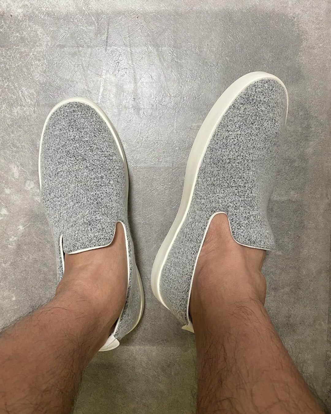 宇野薫さんのインスタグラム写真 - (宇野薫Instagram)「UNO☆KICKS  Allbirds Wool Loungers 履くメリノウール 足先が冷たい自分は家履きに。 あったかい！！  #unokicks #allbirds #オールバーズ #サスティナブル  #サスティナブルシューズ #カーボンフットプリント #エシカル #エシカルファッション  #スニーカー #家履き」11月16日 9時35分 - caoluno