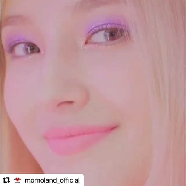 MOMOLAND JAPANのインスタグラム：「#Repost @momoland_official MOMOLAND 3rd Single Album <Ready Or Not>  M/V Teaser 2. 2020.11.17(TUE) PM6 (KST)  ▶ youtu.be/kBNm_h-9eX4  #MOMOLAND #모모랜드 #HYEBIN #JANE #NAYUN #JOOE #AHIN #NANCY #혜빈 #제인 #나윤 #주이 #아인 #낸시 #Ready_Or_Not #레디올낫 #MOMOLAND_Are_you_ready? #モモランド」
