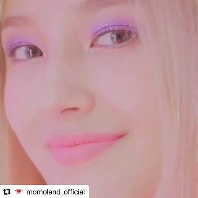 MOMOLAND JAPANのインスタグラム：「#Repost @momoland_official MOMOLAND 3rd Single Album <Ready Or Not>  M/V Teaser 2. 2020.11.17(TUE) PM6 (KST)  ▶ youtu.be/kBNm_h-9eX4  #MOMOLAND #모모랜드 #HYEBIN #JANE #NAYUN #JOOE #AHIN #NANCY #혜빈 #제인 #나윤 #주이 #아인 #낸시 #Ready_Or_Not #레디올낫 #MOMOLAND_Are_you_ready? #モモランド」