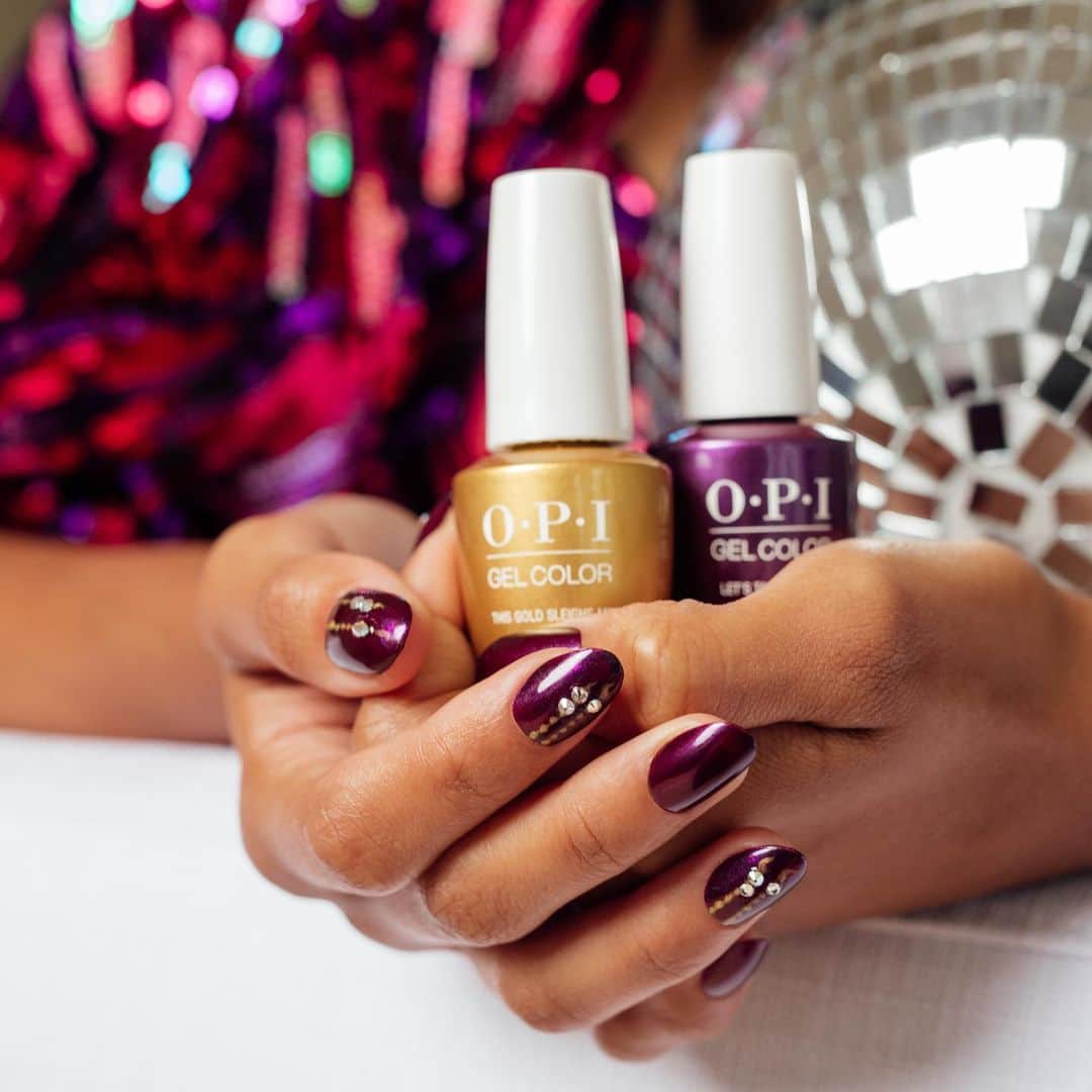 OPIさんのインスタグラム写真 - (OPIInstagram)「Two irresistible new shades from #OPIShineBright to take your #HolidayMani to the next level 💅 Shades: #DressedToTheWines and #ThisGoldSleighsMe   #ColorIsTheAnswer #OPIPro #OPIObsessed #HolidayNails #Holiday2020Trends #NailGoals #RedNails #BoldNails #ManiPedi #RedMani #PartyNails #NYENails #NailTrends #TrendyNails #NailInspo #PinkNails #NailsOnPoint」11月16日 10時04分 - opi