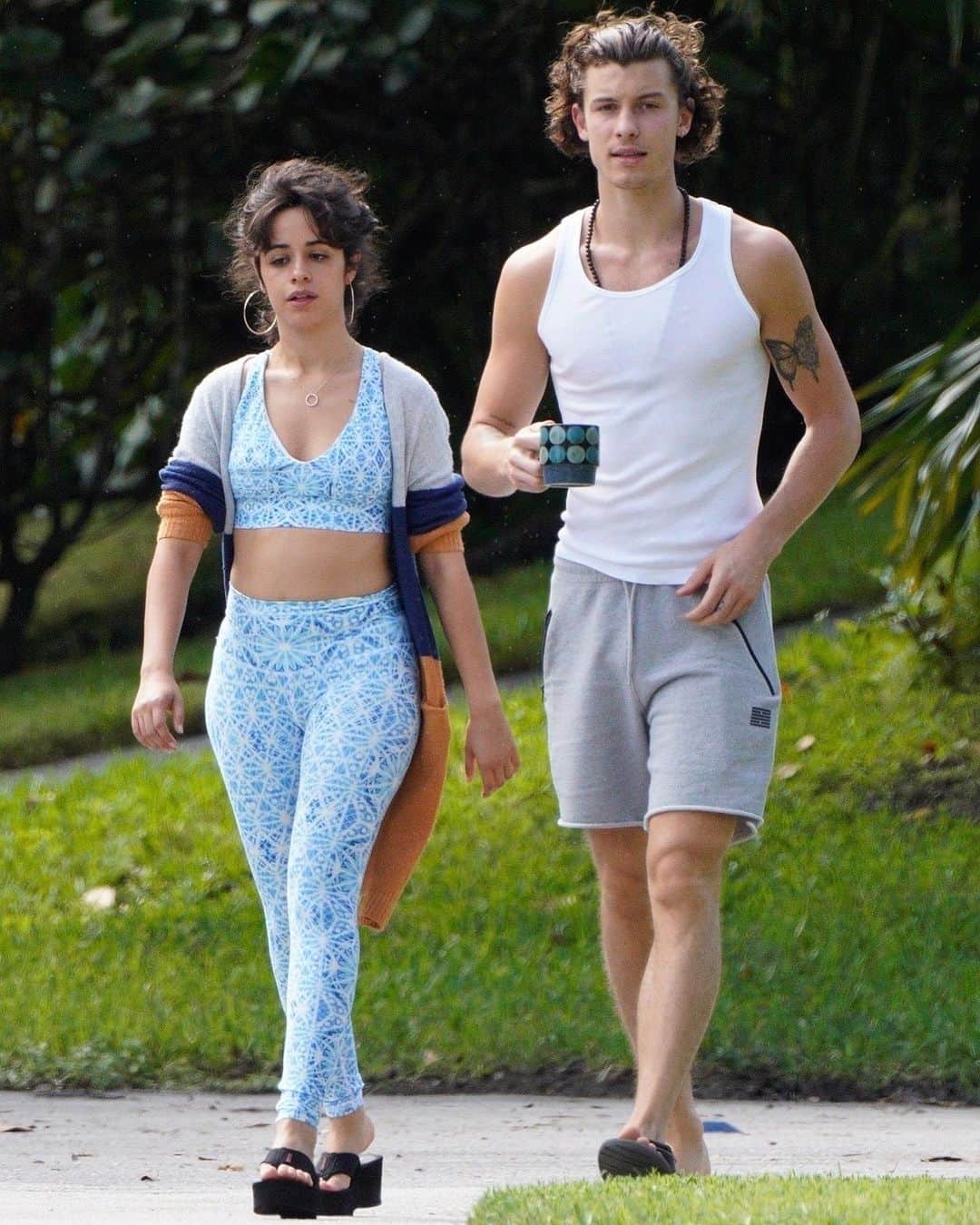 Just Jaredさんのインスタグラム写真 - (Just JaredInstagram)「@shawnmendes and @camila_cabello were spotted on a Sunday afternoon stroll around their neighborhood in Miami, Florida. Lots more pics on our site! #CamilaCabello #ShawnMendes Photos: Backgrid」11月16日 10時15分 - justjared