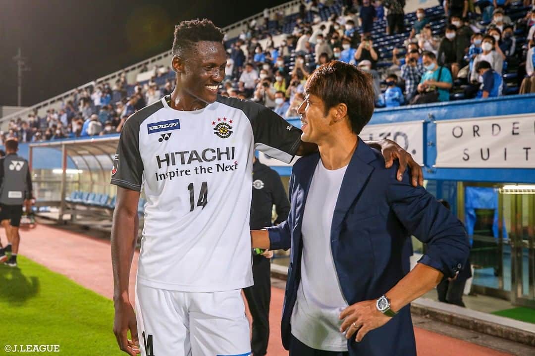 ｊリーグさんのインスタグラム写真 ｊリーグinstagram オフショットをお届け かつて同じクラブだった 横浜fc 下平隆宏 監督と 柏レイソル オルンガ 選手がご挨拶 ｊリーグ Jleague Kashiwareysol Reysol Yokohamafc 再会 オフ