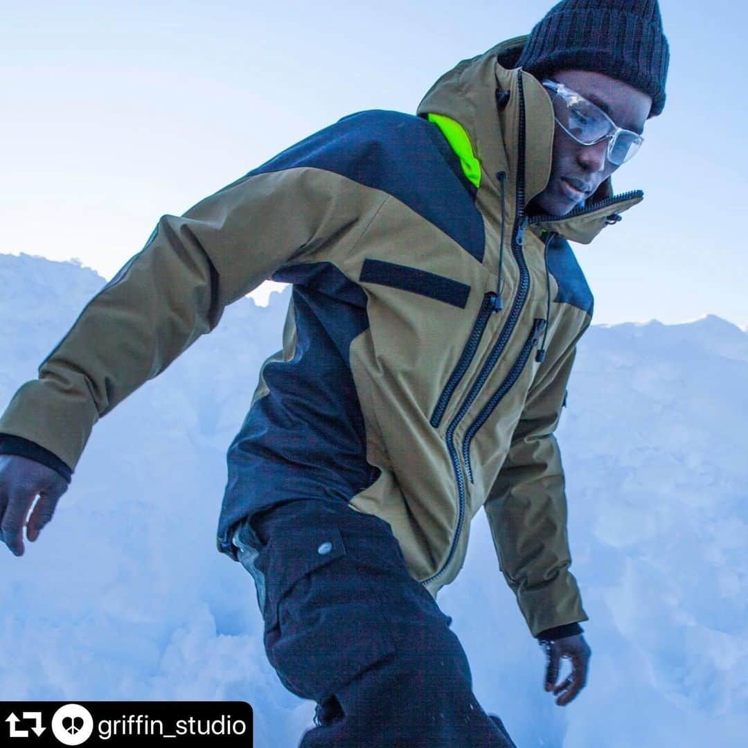 エリミネイターさんのインスタグラム写真 - (エリミネイターInstagram)「20AW GRIFFIN has arrived at ELIMINATOR. . ▪︎Reversible Padded Jacket ( Organic Cotton & Majotech Layer System / Woolrich Check ) . . #repost @griffin_studio ・・・ Mixing utilitarian fabrics with military-grade performance materials, Griffin Studio explores the Alps in the FW20 collection. Limited edition by nature. Made for Life.⁠ ⁠. #griffin #griffinstudio #jeffgriffin #britishdesigner #lovelife #madeinitaly #function #woolrich #aw20 #aw20collection #20aw #limitededition #eliminator #tokyo #daikanyama #menswear #mensstyle #mensfashion #mensselectshop #military #upcycle #work #uniform #peace」11月16日 12時21分 - eliminator_tokyo