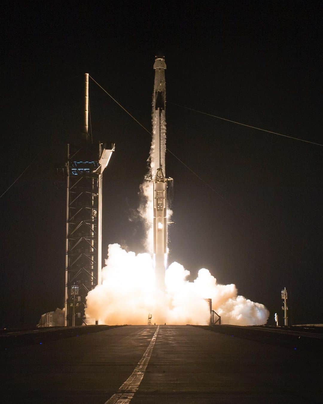 NASAさんのインスタグラム写真 - (NASAInstagram)「RESILIENCE RISES 🚀  At 7:27 p.m. EST the @SpaceX Falcon 9 rocket and the Crew Dragon "Resilience" spacecraft launched from @NASAKennedy en route to the @ISS. Its precious cargo? @NASAastronauts Mike Hopkins, Victor Glover, Shannon Walker, @JAXAjp astronaut Soichi Noguchi, and more than 440 pounds of science experiments and supplies. This is the first official flight of the Commercial Crew Program, helping pave the way for the future of space exploration.   Not even gravity contains humanity when we explore as one, for all. ✨   Credit: NASA/Joel Kowsky  #LaunchAmerica #NASA #Resilience #CrewOne #SpaceX #CrewDragon #ISS」11月16日 12時32分 - nasa
