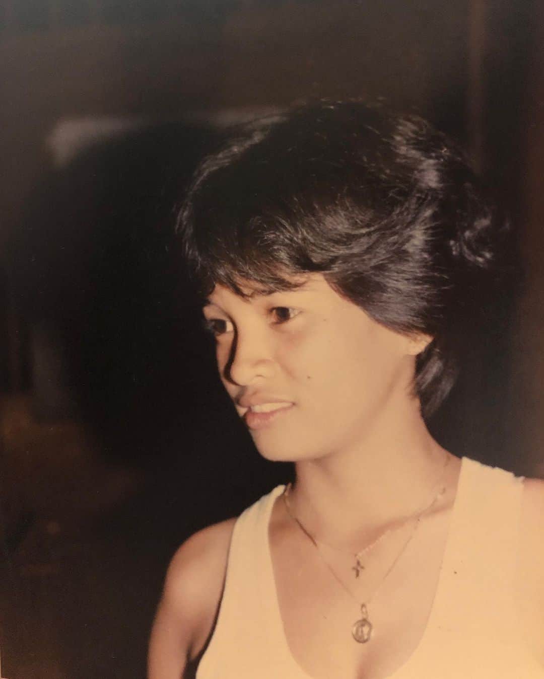 アン・カーティスのインスタグラム：「Happy 60th birthday mama 🤍  I love you very much.」