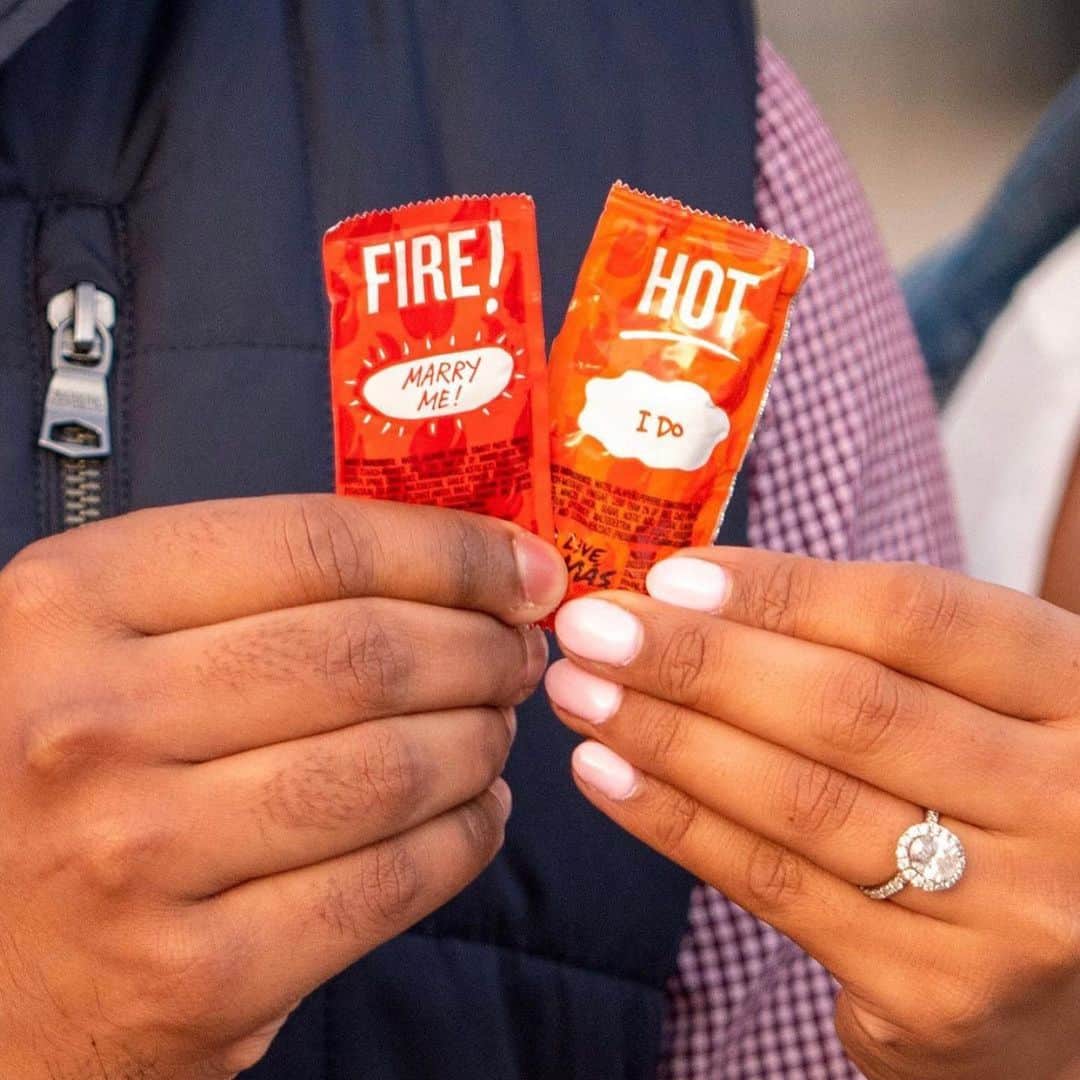 Taco Bellのインスタグラム：「What are the chances the person you’ll eventually marry grew up going to the same Taco Bell as you before you even met? All we know is they’re not zero because that’s the truth for Hari and Neha. These love birds eventually met in their last year of college and bonded over their shared love of vegetarian Taco Bell items. Now although they’ve changed locations and moved to NYC, the one thing that hasn’t changed is their weekly dinners at Taco Bell. They've even gotten down to having the same order, which makes things easier now that they’re engaged. Congratulations, Hari and Neha! May your future be filled with lots of love... and Bean Burritos. 💜 #TacoBellMuse」