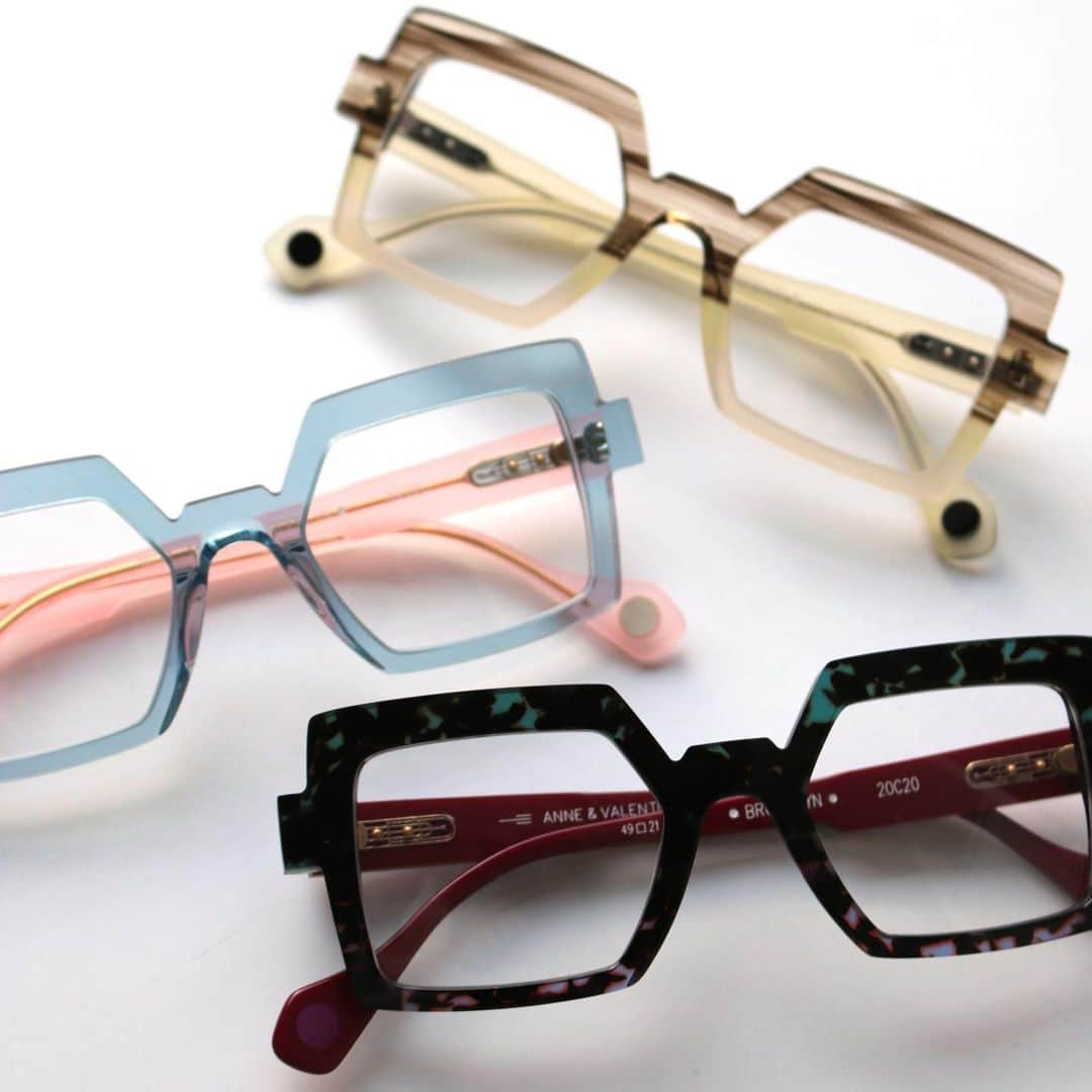のインスタグラム：「【Today’s pick up】 ﻿ Anne et Valentin Mod:BROOKLYN  @globespecs_official ﻿ @anneetvalentin  #today'spickup﻿ #wholesalebrand ﻿ #ahlem﻿ #anneetvalentineyewear ﻿ #gernotlindner﻿ #globespecs ﻿ #lescalunetier ﻿ #lunor﻿ #laloop ﻿ #dianetaylor﻿ #robertmarcnyc﻿ #tokyo﻿ #opticalstore﻿」