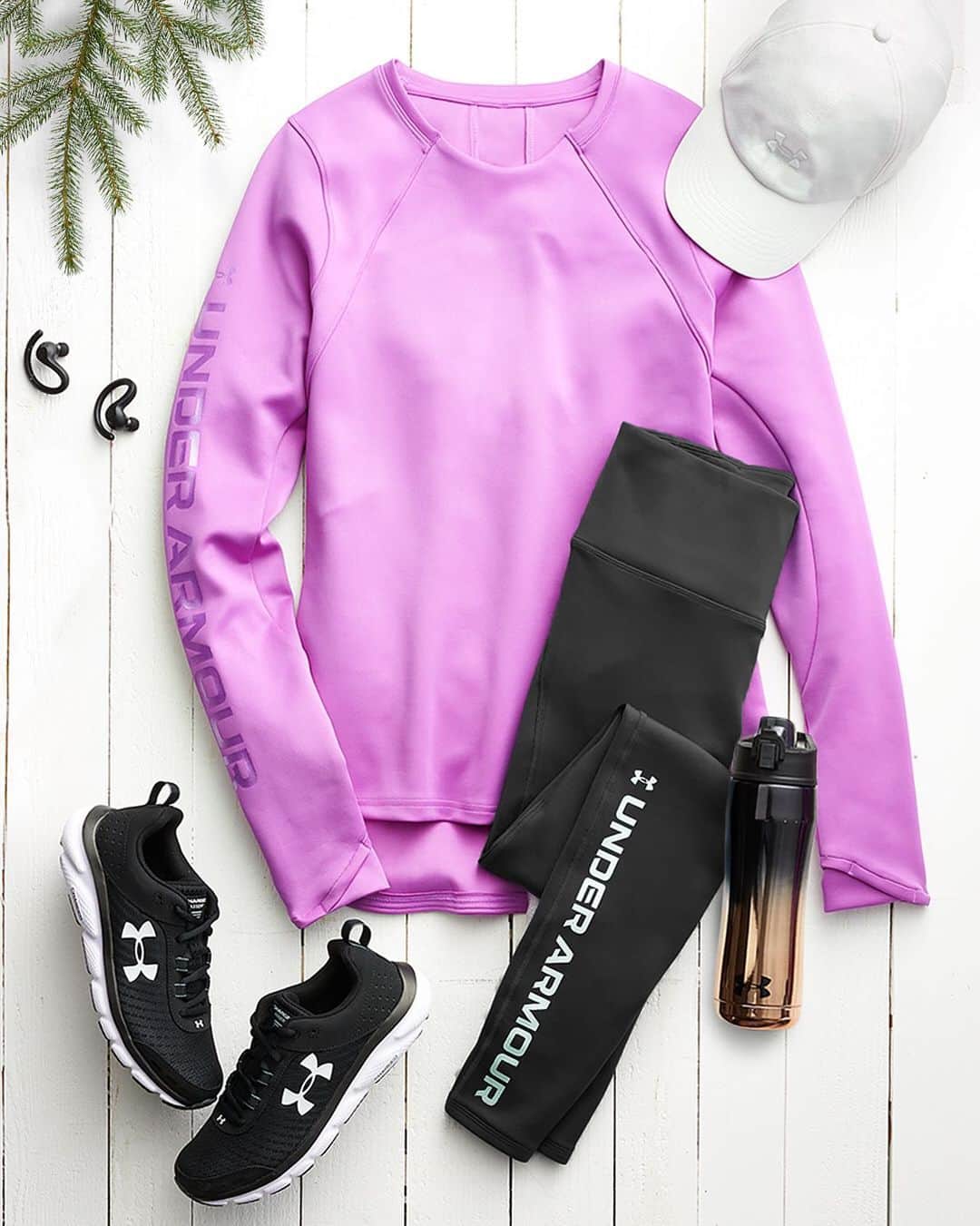 ロック&リパブリックのインスタグラム：「The perfect Under Armour for every Workout Wonder. 👟 With a busy shipping season ahead, get your gifts now! Just tap to shop activewear. #Kohls #mondaymotivation」