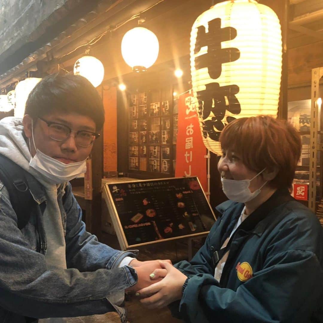 崎山祐のインスタグラム：「#親友 #10年来の親友がお笑い辞めた #同期で初めてテレビでてた #元気でいてほしい」