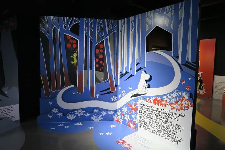 ムーミンさんのインスタグラム写真 - (ムーミンInstagram)「W-O-W! 🤩😍🎉 An anniversary exhibition in Seoul presents Tove Jansson’s Moomins in an experiential and multifaceted way. 🤩  Nearly 250 pieces of original Moomin artworks by Tove Jansson together with pieces presented using various production techniques guarantee a Moominous experience for Moomin fans of all ages. 😍🎨📸🎥  Read more at moom.in/seoul  #moomin #tovejansson #moominexhibition #moominanniversary #moomin75 #moominofficial #moominsinkorea #moominshop」11月16日 22時37分 - moominofficial