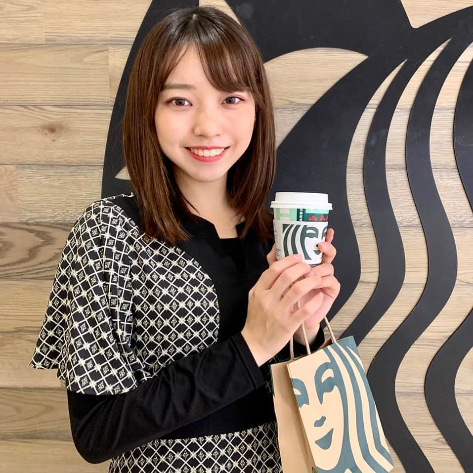 横山キラさんのインスタグラム写真 - (横山キラInstagram)「最近コーヒーブラックで飲めるようになりました☕️﻿ ﻿ #スタバ #スターバックス #ホリデー #starbucks #starbuckscoffee  #スタバ好き #コーヒー #lilybrown #ワンピース #ミスコン #ミス慶應」11月16日 23時16分 - kira_yokoyama_