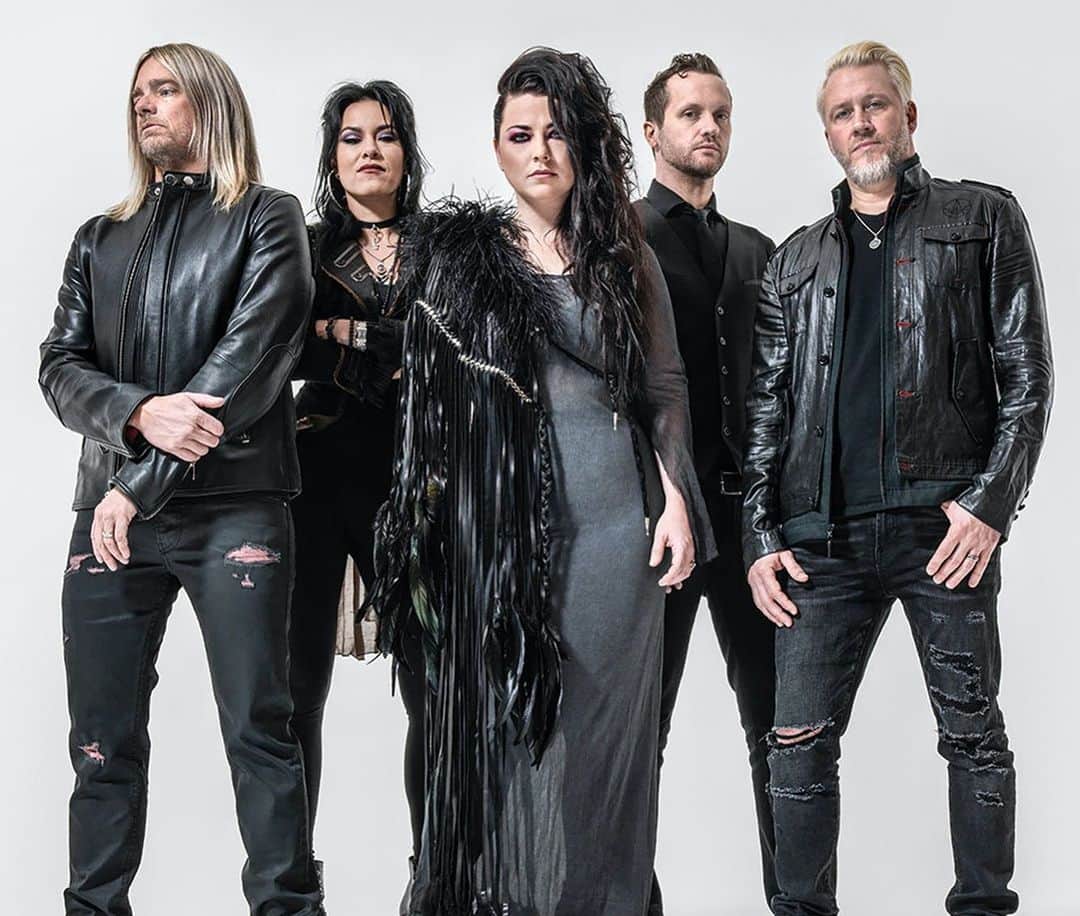 Kerrang!さんのインスタグラム写真 - (Kerrang!Instagram)「Evanescence have announced a livestream for next month, where they’ll be performing “new and old songs”. We’re stoked for it. Get the full story now at Kerrang.com. ⠀⠀⠀⠀⠀⠀⠀⠀⠀ 📸: @mrperou  ⠀⠀⠀⠀⠀⠀⠀⠀⠀ @evanescenceofficial @amylee #evanescence #amylee #evanescencefan」11月16日 23時28分 - kerrangmagazine_
