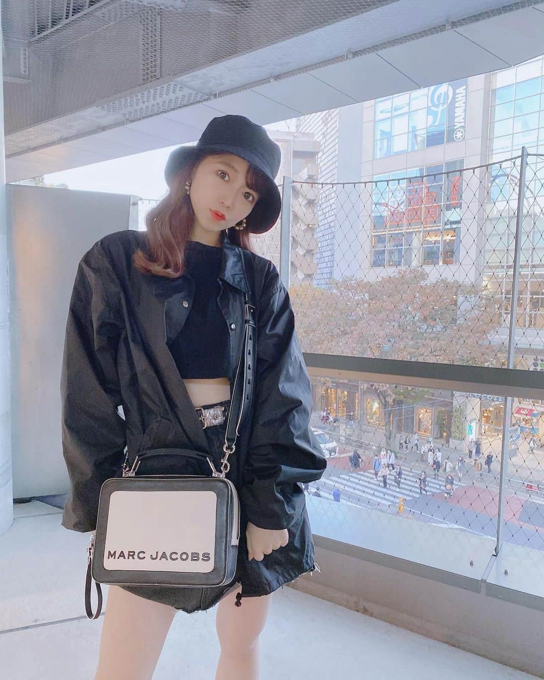 柏元萌華のインスタグラム：「🖤𝔅𝔩𝔞𝔠𝔨🖤  今日も筋肉食堂行ってきた🤣🤣ww」