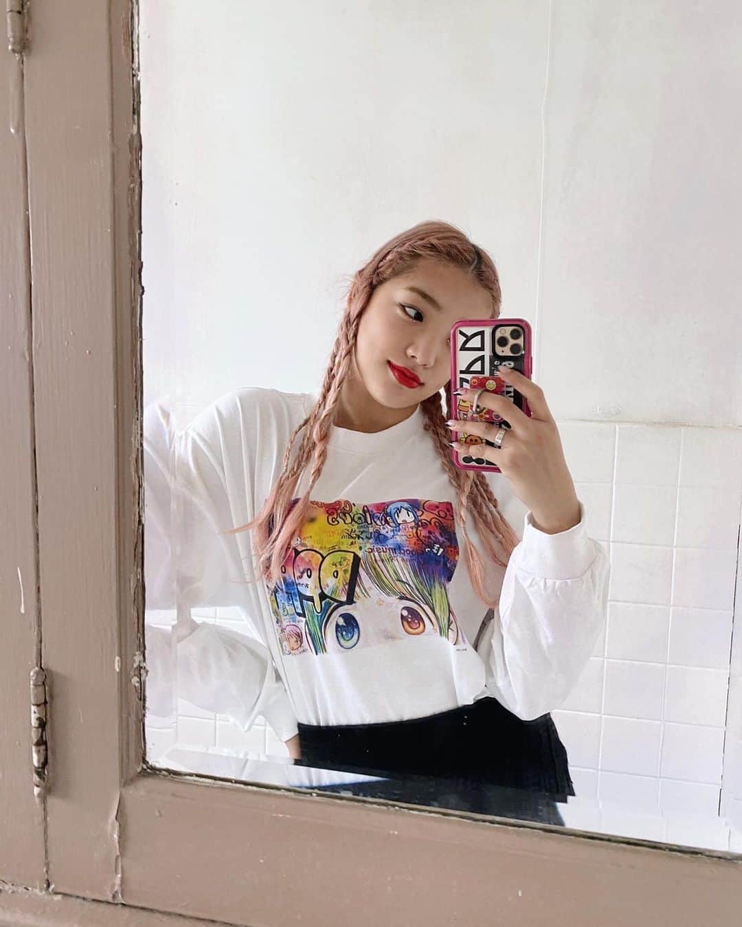 須田アンナのインスタグラム：「. E-girlsを感じまくっている最近💖 皆さんにお届けできるその日まで、 少しだけ待っていてね。」