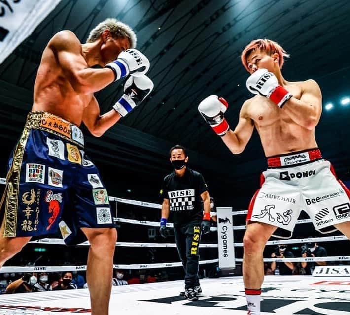 裕樹のインスタグラム：「どう考えても  夢の様な時間だった  それを終えた今もまた、夢の様な時間を過ごしてる  キックボクシングが好きで、アンカーが好きで来てくれてる皆に、俺のキックボクシングを伝える  俺の夢を叶えてくれた全ての人たちに感謝してます。  何より、天心君に感謝してます。  ありがとう。  #天心 #裕樹 #夢」