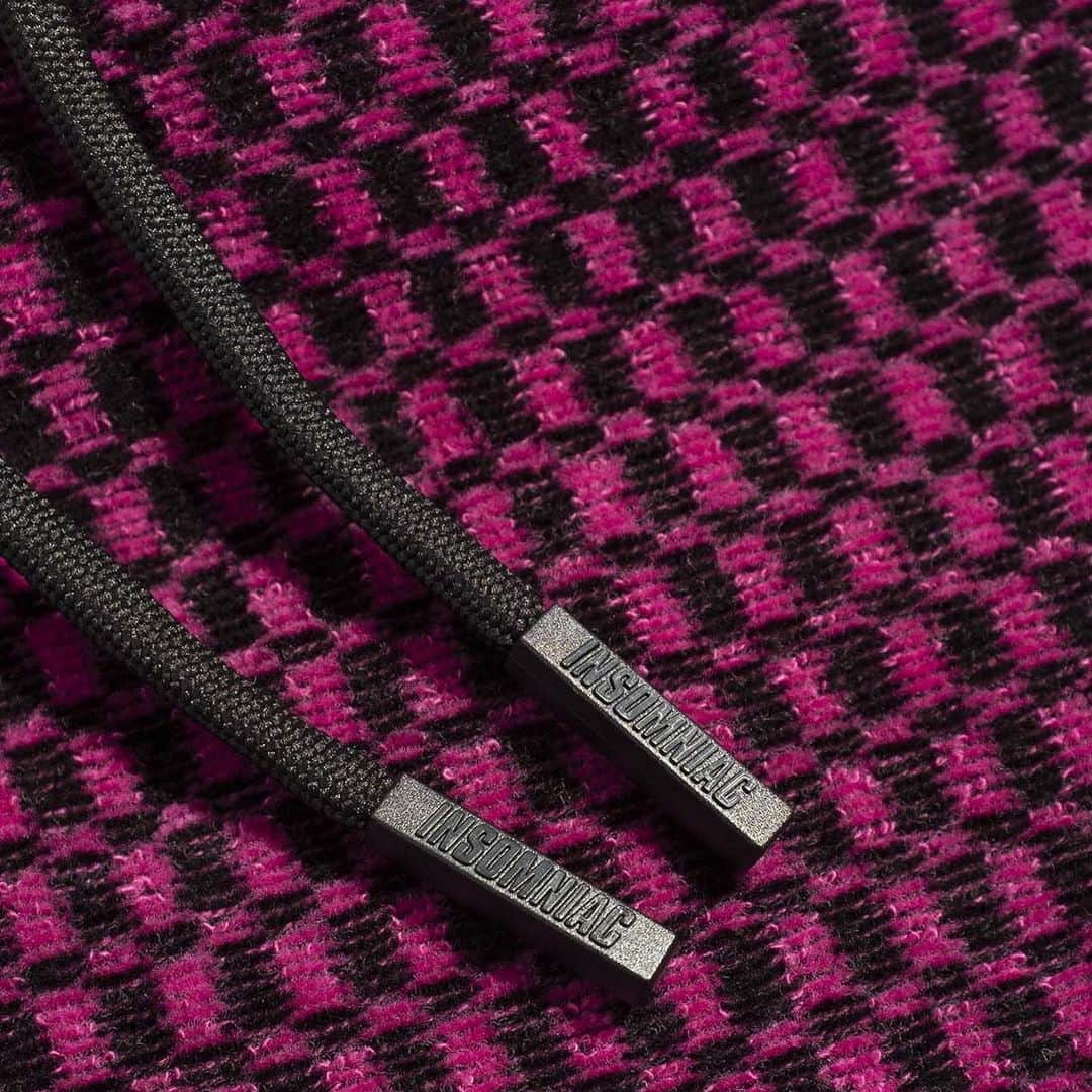 サキャスティックさんのインスタグラム写真 - (サキャスティックInstagram)「@insomniacltd FALL 2020  Stockton Half Zip Rose Custom heavyweight houndstooth jacquard knit velour fabric, half zip detail, custom logo knit ribbing at collar and cuffs.  Stockton Pant Rose Custom heavyweight houndstooth jaquard knit velour fabric, elastic waistband with custom logo drawstring closure, custom logo knit ribbing at bottom leg.」11月16日 23時48分 - paultbythesea