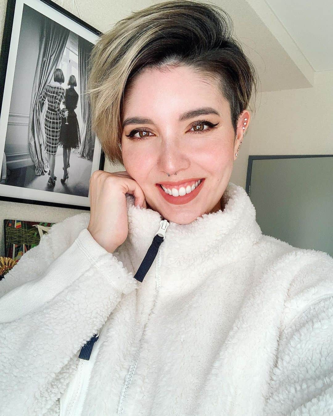 のインスタグラム：「Staying cozy in @pipinghotfuture 💭♻️  ペットボトルとかのリサイクル素材で出来てるとは思えないぐらいあったかくて着心地がすごく良い❤️  #pipinghotfuture #phfj #パイピングホット #pipinghotfuture_jp #recycled #sustainable #sustainablefashion #ethicalfashion」