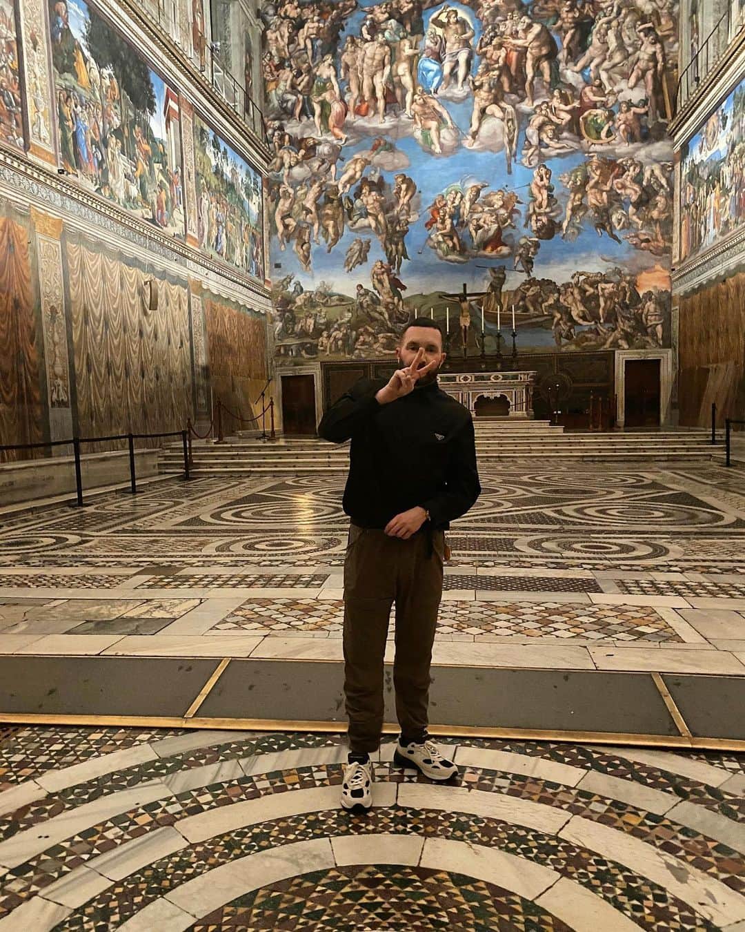 キム・ジョーンズのインスタグラム：「A few weeks ago @vaticanmuseums」