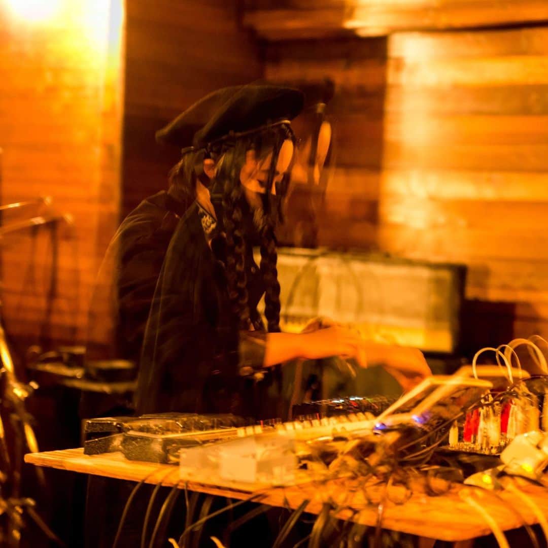 テンテンコのインスタグラム：「2020/11/1 bushbash 📸 @yukiko_ono」