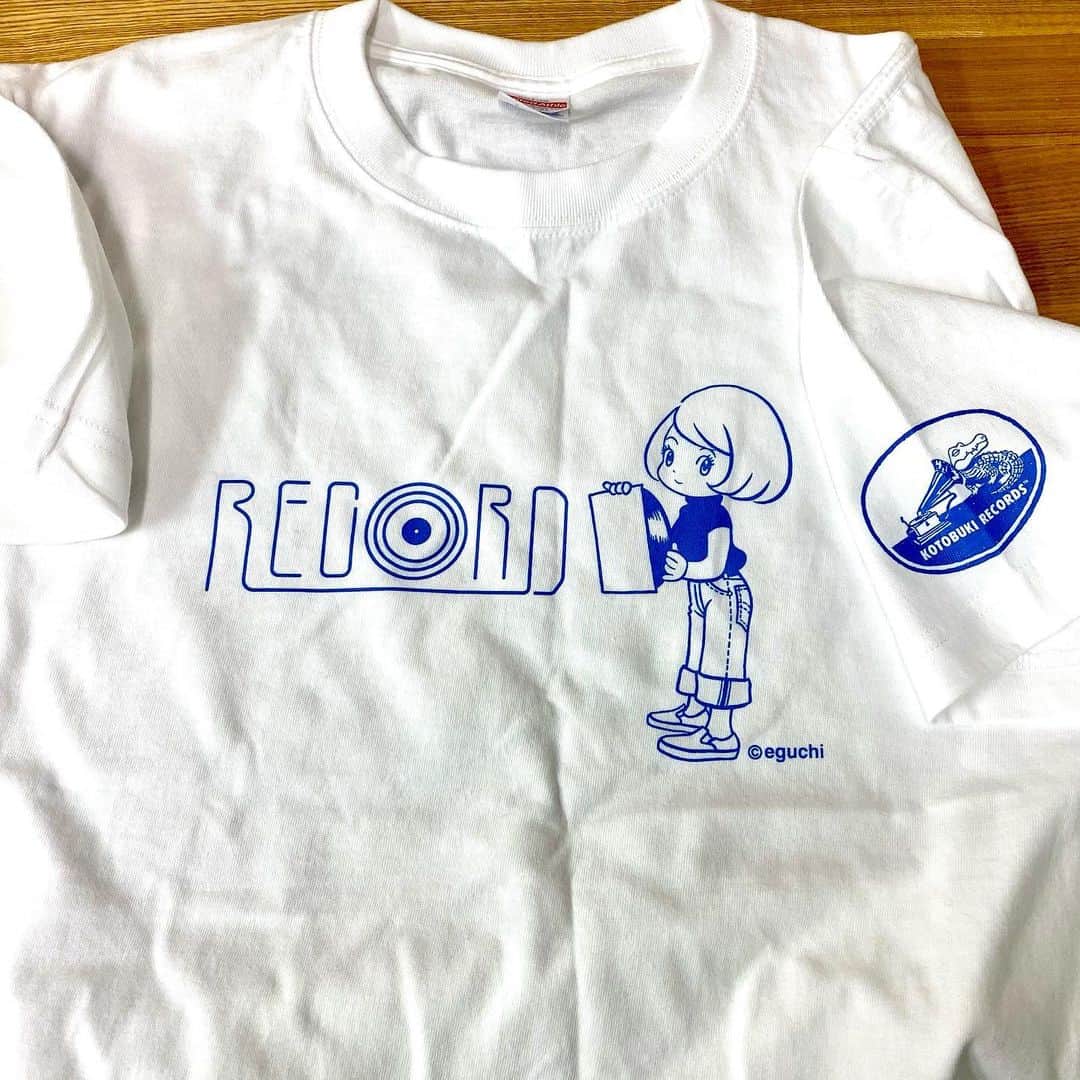 江口寿史のインスタグラム：「こちらＴシャツのサンプル。 （実際の色めは多少変わるかも） Ｔシャツは他の色も何種類か。 あとロンＴも作りますよ。 御朱印帳やクリアファイルも。」